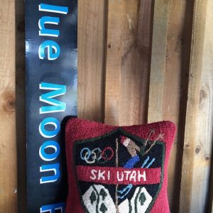 Utah - wool hook Cushion